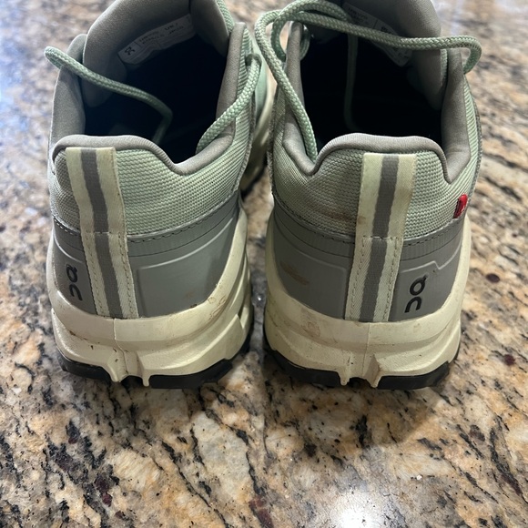 Worn just a few times. On Running / On Cloud women’s trail Shoes - Picture 2 of 4